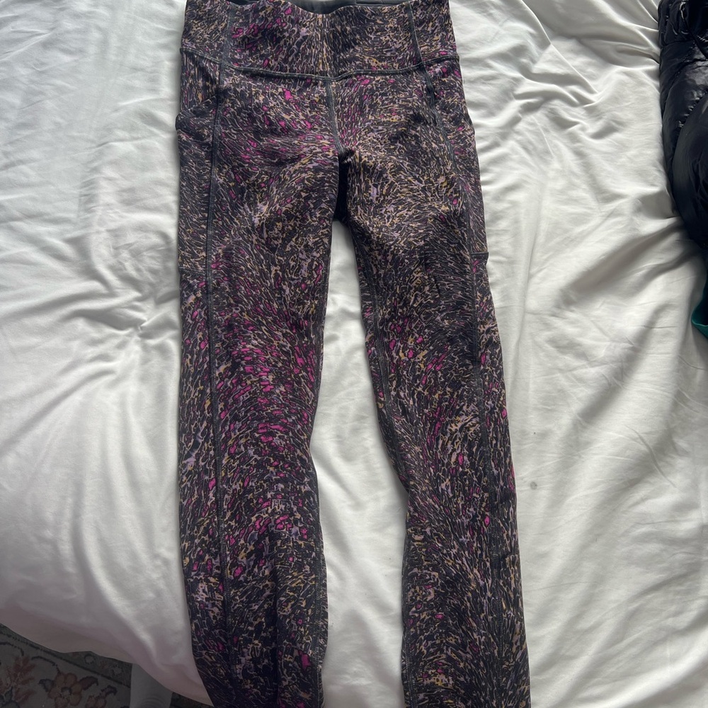 Lululemon size 6 Multicolor Patterned Leggings
